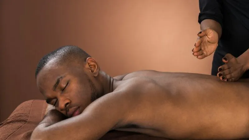 Massagista e Massoterapeuta qual a diferenca entre as duas Massagista e Massoterapeuta qual a diferenca entre as duas